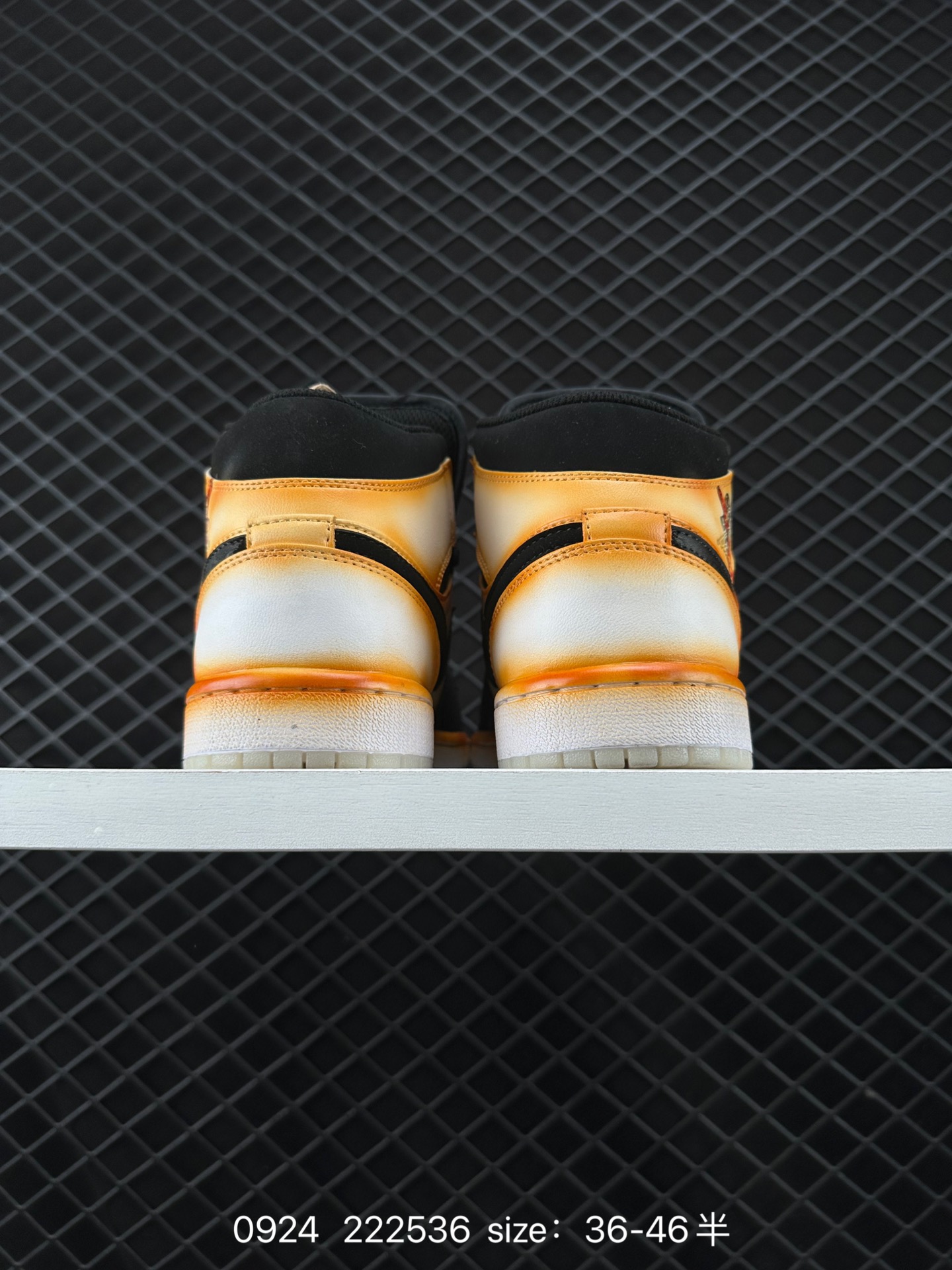 NIKE Air Jordan 1 Retro Mid AJ1